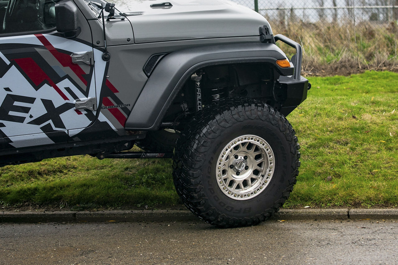 2024 Jeep Gladiator - KMC GRENADE CRAWL BEADLOCK - Machined | KMC